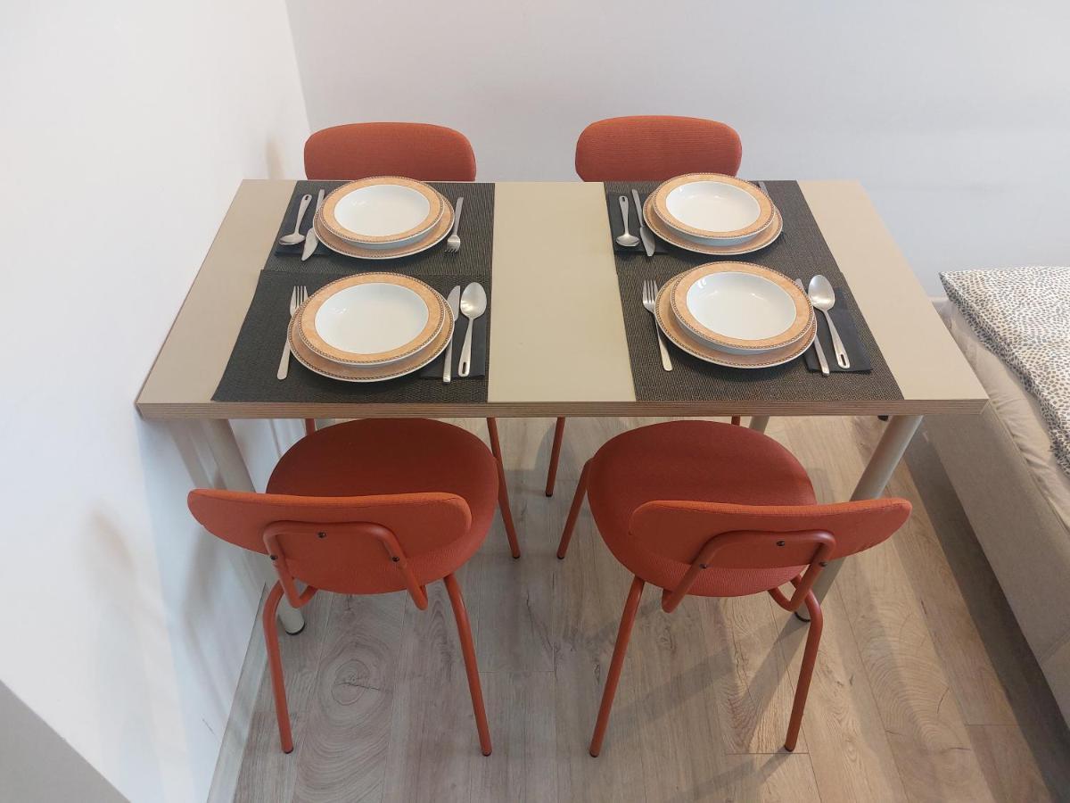 Appartamento Utulny Apartman S Balkonom Bratislava Esterno foto