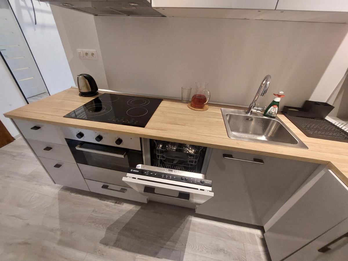 Appartamento Utulny Apartman S Balkonom Bratislava Esterno foto