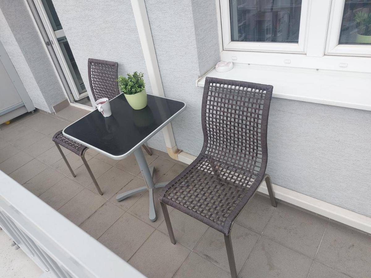 Appartamento Utulny Apartman S Balkonom Bratislava Esterno foto