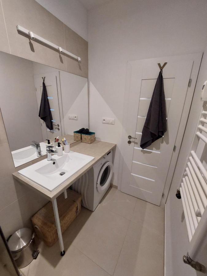 Appartamento Utulny Apartman S Balkonom Bratislava Esterno foto